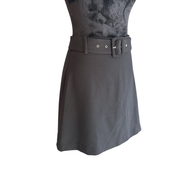 Zara Black Mini Skirt with Belt Detail - Size M, Chic & Versatile - Picture 2 of 7